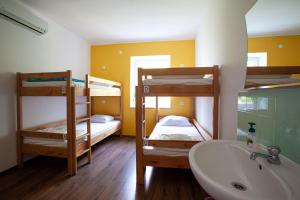 Hostel Trobenta in Oblak客房内的一张或多张床位