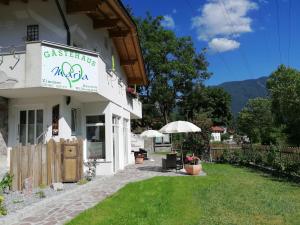 Zdjęcie z galerii obiektu Gästehaus Maria - Privatzimmer w mieście Nassereith