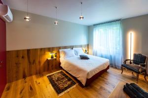 Postel nebo postele na pokoji v ubytování The Lion's Den BnB