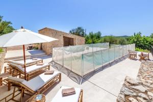 Bazén v ubytování Villa Can Suau Petit by Sealand Villas nebo v jeho okolí