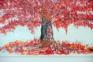un quadro di un albero con foglie rosse di Dodo Red - The House Of Travelers a Como