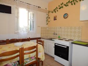A kitchen or kitchenette at Vanilla House Paleokastritsa