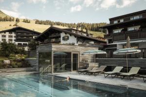 Bazén v ubytování Hotel Arlberg Lech nebo v jeho okolí