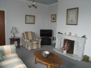 A seating area at Dalbeattie Guest House 