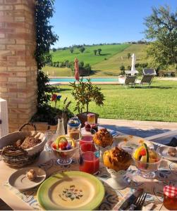 Jedlo v ubytovaní bed & breakfast alebo blízkom okolí