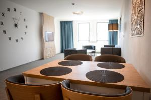 Apartmány Koflík的休息区