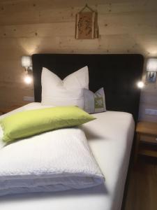 Posteľ alebo postele v izbe v ubytovaní Ferienhaus Alpsteig