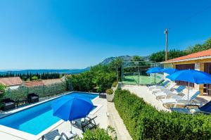 Bazén v ubytování Villa Mateo with Private Pool nebo v jeho okolí
