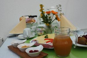 Frühstücksoptionen für Gäste der Unterkunft Spreewald Pension Tannenwinkel