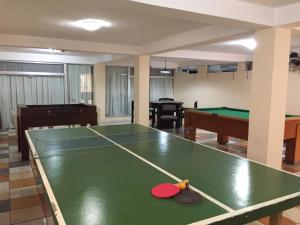 Pingue-pongue em Eden Praia Hotel ou nos arredores 