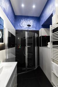 Ein Badezimmer in der Unterkunft Sophies Place Augarten - Imperial Lifestyle City Apartments Vienna Parking