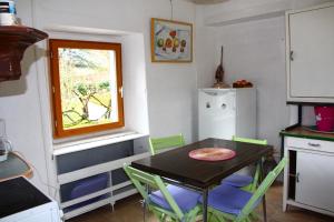Η κουζίνα ή μικρή κουζίνα στο La Pyrène Maison de vacances