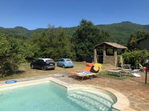 
Uitzicht op het zwembad bij Cerro di Sopra Boerderij in Toscane met privé zwembad of in de buurt

