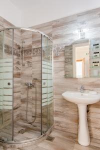 Kúpeľňa v ubytovaní Αlissachne Suites