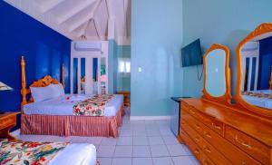 Gallery image of Tamboo Resort in Negril