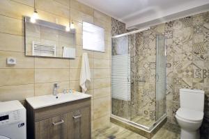 A bathroom at Villa Stylianna