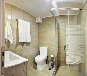 A bathroom at Villa Stylianna