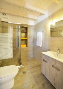 A bathroom at Villa Stylianna