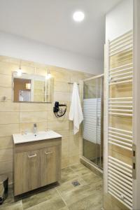 A bathroom at Villa Stylianna