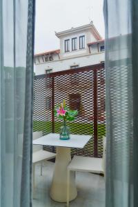 A balcony or terrace at Hotel Arrey Alella