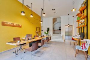 A kitchen or kitchenette at Hotel Arrey Alella