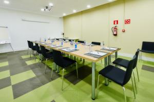 The business area and/or conference room at Hotel Arrey Alella