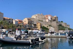 Gallery image of Appartement neuf sur Plage de Calvi Vue Mer in Calvi