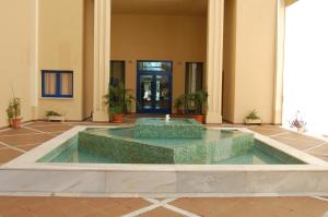 Bazén v ubytovaní Edificio Luxsevilla alebo v jeho blízkosti