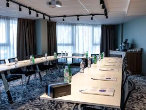 Área de negócios e/ou sala de conferências em Novotel Angers Centre Gare