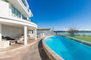 Πισίνα στο ή κοντά στο Waimahana Apartment 12