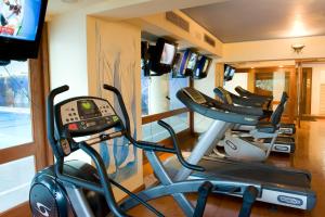 Fitness centrum a/nebo fitness zařízení v ubytování Elounda Bay Palace, a Member of the Leading Hotels of the World