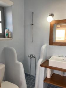 Kúpeľňa v ubytovaní LA MAISON D'HELENE + 26 fotografií