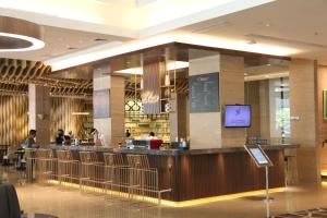 Lobi atau kawasan kaunter penerimaan di JS Luwansa Hotel & Convention Center +37 gambar