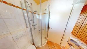 Koupelna v ubytování Karpendiek Haus Nr. 37