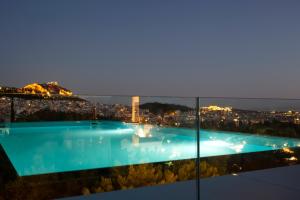Het zwembad bij of vlak bij Athens Panorama Project