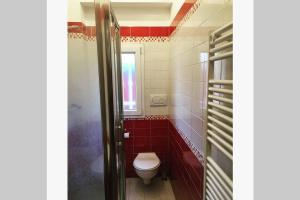 A bathroom at House Bologna Stazione Mazzini flat x 2