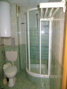 A bathroom at Holiday Apartment in Riviera Complex