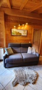 Photo de la galerie de l'établissement Bienvenue dans notre chalet! Appartement Les Sitelles, au Grand-Bornand