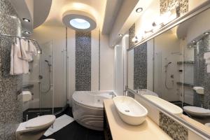 Koupelna v ubytování Hotel Majdan