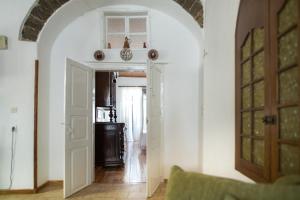 A kitchen or kitchenette at Neoclassical manor house