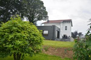 Ein Garten an der Unterkunft Villa Charles