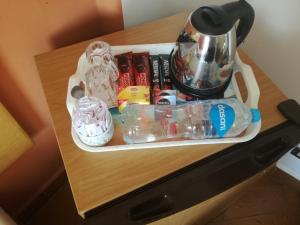 Set per la preparazione di tè e caffè presso Adriatica Hotel Marsa Matrouh