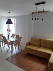 Posedenie v ubytovaní Sanshiro apartment