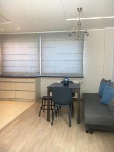 Posedenie v ubytovaní LaRoom Apartament