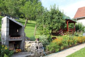 A garden outside Apartment Sijakovic
