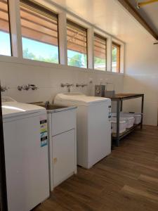 Kuchyň nebo kuchyňský kout v ubytování Charleville Motel + 5 fotografií