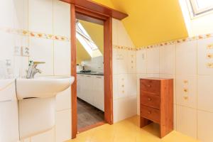 Ein Badezimmer in der Unterkunft VS apartmán