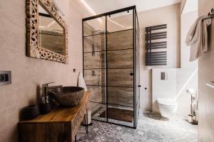 A bathroom at Square 19-Boutique hotel