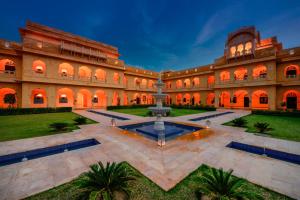 Bazén v ubytování Hotel Jaisalkot nebo v jeho okolí