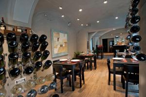 Restaurace v ubytování Vinoteca La Sacrestia